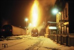 Feuer und Flamme im Bahnhof Schmiedefeld vor P 18005 mit 95 0028-1. (04.01.1978) <i>Foto: Wolfgang Bügel</i>