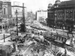 Blick vom Potsdamer Bahnhof in Richtung Potsdamer Platz während des Baus der Nordsüd-S-Bahn. Von links: Pschorr-Haus, Columbushaus, MER-Gebäude, Hotel Fürstenhof. (1937) <i>Foto: RVM</i>