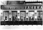 Fahrkartenschalter in Köln Hbf. (1938) <i>Foto: RVM</i>