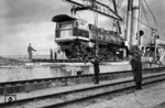 Export von Krupp-Lokomotiven für Tsingtau in China im Hamburger Hafen. (24.10.1936) <i>Foto: Gustav Werbeck</i>