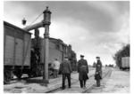 Eine 55.25 nimmt Wasser auf einem unbekannten Bahnhof Rußlands. (1943) <i>Foto: RVM (Bandelow)</i>