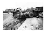 Zugtrümmer nach einem Angriff bei Graudenz. (1941) <i>Foto: RVM</i>