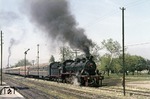Mit einem beachtlichen Reisezug am Haken verlässt TCDD 46.101 den Bahnhof Izmir. (26.03.1977) <i>Foto: Roger Johnson</i>