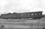 Hamburger Wechselstrom S-Bahnzug (elT 1643) im Aw Opladen. Der Zug wurde später als einer von zwei Einheiten in einen Gleichstrom-Gepäckzug umgebaut und als ET 174 bezeichnet. (1954) <i>Foto: Slg. Eisenbahnstiftung</i>