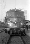E 10 438 anlässlich der Eröffnung der druchgehend elektrisch betriebenen S-Bahnstrecke Essen - Düsseldorf in Essen Hbf. (26.05.1968) <i>Foto: Willi Marotz</i>
