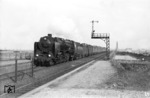 01 057 vor einem Schnellzug (Dresden - Köln) bei Hannover. (1928) <i>Foto: Rudolf Kreutzer</i>