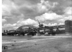 Wiederaufbau der hauptsächlich für den Güterverkehr dienenden Kölner Südbrücke zwischen Eifeltor und Gremberg. (1949) <i>Foto: RBD Köln (Fischer)</i>