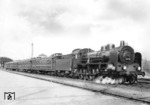17 054 verlässt mit dem Holland-Riviera-Express (Lux 220) den Düsseldorfer Hauptbahnhof. (03.03.1931) <i>Foto: DLA Darmstadt</i>
