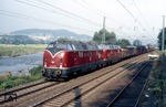 Überführungsfahrt zum Bahnhofsfest nach Siegen bei Wetter an der Ruhr. Im Zug befinden sich 221 107 + 221 108 (Zugloks) sowie u.a. die geschleppten Fahrzeuge 41 241, 44 508, V 160 003, V 65 011,  ET 85 (09.08.1986) <i>Foto: Joachim Bügel</i>