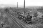 01 223 - einer von fünf Hannoveraner 01 mit Rollenlager - auf dem Weg ins Bw Kassel. (26.03.1961) <i>Foto: Gerhard Moll</i>