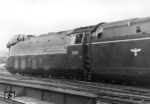 Die im November 1940 neu nach Hagen-Eckesey angelieferte 03 1047 verlässt den Bahnhof Kreuztal. Die Lok verblieb nach dem Krieg in Polen. (03.1944) <i>Foto: Slg. G. Moll</i>