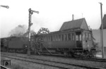 Lichtraum-Meßwagen der BD Köln im Bahnhof Schladern/Sieg. (1951) <i>Foto: Fischer</i>