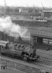 93 901 rangiert im Hamburger Hafengebiet am ehem. Bahnhof Hamburg Han. (22.05.1959) <i>Foto: Walter Hollnagel</i>
