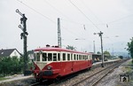 Der französische Triebwagen X 3715 verlässt den Bahnhof Neuenburg (Baden) in Richtung Bantzenheim/F. (07.07.1973) <i>Foto: Peter Schiffer</i>