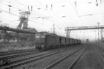 E 41 041 vor der Kulisse der Zeche Alma in Gelsenkirchen. (1961) <i>Foto: Willi Marotz</i>