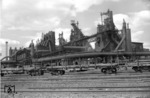 Anlagen der Hüttenwerke Oberhausen (HOAG). (1959) <i>Foto: Slg. Eisenbahnstiftung</i>
