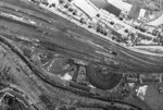 Luftaufnahme des Bw Altenhundem im Sauerland mit seinen markanten Doppeldrehscheiben. (10.06.1952) <i>Foto: Slg. Eisenbahnstiftung</i>