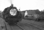 Eröffnungszug mit einer unbekannten 86 auf der wiederhergestellten Strecke Kall - Schleiden im Bahnhof Kall/Eifel. (08.07.1948) <i>Foto: RBD Köln</i>