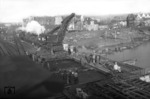Verstärkung des Oberbaus auf der Moselbrücke in Koblenz. Im Hintergrund der Stadtteil Lützel. (1937) <i>Foto: RVM</i>