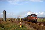 132 145 mit einem Sonderzug an der ehemaligen Zonengrenze bei Gerstungen. Am Zugschluß läuft 01 1531 mit. (21.04.1991) <i>Foto: Wolfgang Bügel</i>