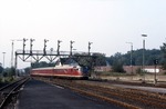 613 606/616 als N 3545 unter der markanten Signalbrücke in Bad Harzburg. (29.09.1984) <i>Foto: Wolfgang Bügel</i>