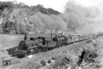 Eine sächsische XII H2 (38 223) und eine preußische P 8 (38 1116) befördern den D 185im Plaueschen Grund bei Dresden. (1935) <i>Foto: Werner Hubert</i>