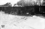 Umladung von Kohlen auf Pferdewagen im Bahnhof Clausthal-Zellerfeld. (03.1951) <i>Foto: Walter Hollnagel</i>