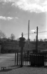 Schrankenanlage bei Michelbach an der Strecke Heilbronn - Crailsheim. (1955) <i>Foto: Slg. Eisenbahnstiftung</i>