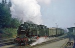 Nach der Zugkreuzung mit E 802 hat 95 0045 vor P 18001 nach Sonneberg nunmehr freie Bahn in Ernstthal.  (19.09.1977) <i>Foto: Wolfgang Bügel</i>