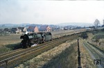 Mit D 488 (Kraków - Eisenach) am Haken rollt 03 2095 vom Bw Görlitz scheinbar mühelos am Fotografen bei Reichenbach/Oberlausitz vorbei. (30.03.1978) <i>Foto: Wolfgang Bügel</i>