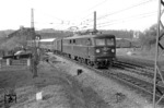 ÖBB 1010.15 verlässt mit dem "Donau-Kurier" die Innbrücke bei Passau. (04.05.1962) <i>Foto: Walter Hollnagel</i>