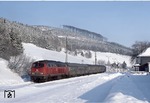 218 129 wartet auf Abfahrt nach Winterberg im Bahnhof Silbach. (12.02.1984) <i>Foto: Joachim Bügel</i>