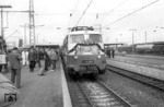 Sonderzug zur Aufnahme des elektrischen Betriebs auf der Strecke Oberhausen - Wesel - Emmerich mit E 10 1269. (22.05.1966) <i>Foto: Willi Marotz</i>