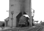 Rangierlok 94 942 in ihrem Heimat-Bw Crailsheim. (14.10.1966) <i>Foto: Slg. Eisenbahnstiftung</i>