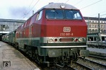 Die beim Bw Kempten stationierte 232 001-8 verlässt mit dem D 94 in Richtung Allgäu den Münchener Hauptbahnhof. (15.06.1970) <i>Foto: Wolfgang Bügel</i>