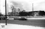 Nach "25cm Neuschnee" wie der Fotograf dieses Bild betitelte, dampft eine unbekannte 01 über die Lombardsbrücke zwischen Hamburg Hbf und -Dammtor. (14.01.1960) <i>Foto: Walter Hollnagel</i>