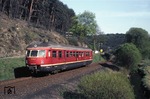 517 004 als N 5688 auf dem Weg nach Limburg südlich von Bad Schwalbach. (24.04.1981) <i>Foto: Joachim Bügel</i>