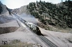 Union Pacific No. 4011 ("Big Boy") befördert einen 123 Wagenzug mit einer Geschwindigkeit von 20 mph (ca. 32 km/h) bei Perkins in Wyoming (USA). (31.08.1958) <i>Foto: R.H.Kindig</i>