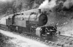 96 011 als Schiebelok auf der Rampe Laufach - Heigenbrücken kurz vor dem Schwarzkopftunnel. (1930) <i>Foto: Rudolf Kallmünzer</i>