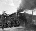Ab gehts für 99 7204 in den Schuppen von Mudau. (08.1963) <i>Foto: Slg. Eisenbahnstiftung</i>