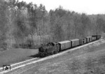 99 704 auf der 750mm Bottwartalbahn zwischen Talheim und Schozach. (15.04.1964) <i>Foto: Slg. Eisenbahnstiftung</i>