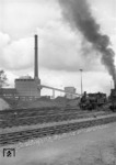 Eine Werklok (ehem. pr. T 3) und 94 1668 im HOAG Kraftwerk in Castrop-Rauxel. (1958) <i>Foto: Slg. Eisenbahnstiftung</i>
