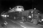 Culemeyer-Transport der 103 115 durch das nächtliche Essen.  (04.07.1972) <i>Foto: Joachim Bügel</i>