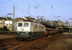 150 135-2 (E 50 135) mit 10 ausgemusterten VT 798/VS 998 auf dem Weg nach Wuppertal-Vohwinkel in Wuppertal-Steinbeck. (20.12.1984) <i>Foto: Wolfgang Bügel</i>