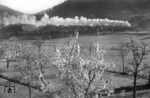 Eine unbekannte 39 kämpft sich die Schwarzwaldbahn bei Gutach hinauf. (05.1938) <i>Foto: RVM</i>