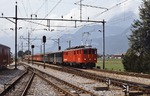 Deh 4/6 911 fährt mit Regionalzug 2974 in Meiringen ein. (20.08.1986) <i>Foto: Ulrich Neumann</i>