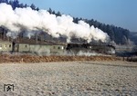 Nachschuss auf 01 0533-8 mit D 217 bei Hönebach. (21.12.1972) <i>Foto: Wilfried Sieberg</i>