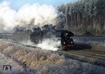 01 0528-8 vor D 251 bei Hönebach. (21.12.1972) <i>Foto: Wilfried Sieberg</i>