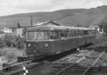 Ein unbekannter VT 95 läuft im Bahnhof Betzdorf ein. (1966) <i>Foto: Slg. Eisenbahnstiftung</i>