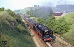 Zwischen Krölpa-Ranis und Rockendorf wurde 01 2204 mit E 805 nach Saalfeld erwartet. (05.06.1980) <i>Foto: Wolfgang Bügel</i>